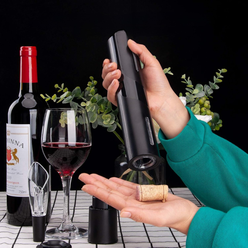 Desfacator Electric de Sticle Vin Eluxio®, Set Profesional 3-in-1 , Reincarcabil USB, Aerator, Dop Vidat, Taietor de Folie