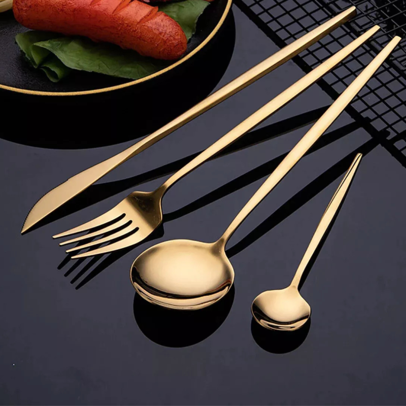 Set Tacamuri Auriu 24 Piese – Elegant si Durabil, pentru 6 Persoane, din Otel Inoxidabil 18/10