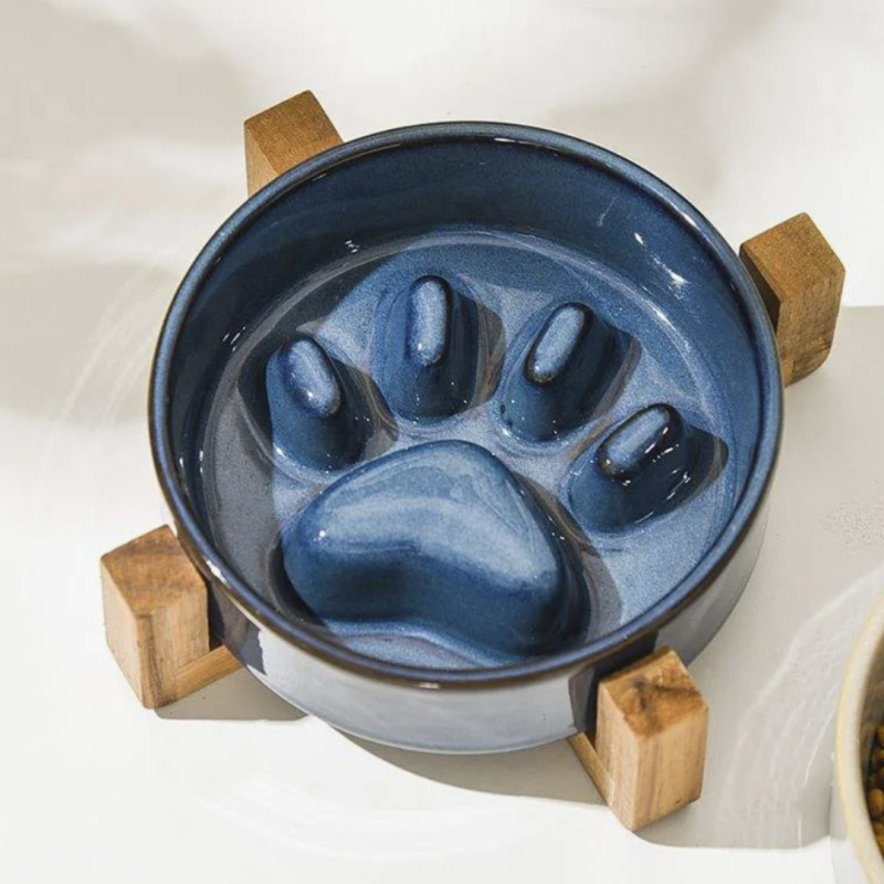Bol Ceramic cu Suport din Lemn si Design Slow Feeder in Forma de Labuta, pentru Pisici si Caini, Albastru